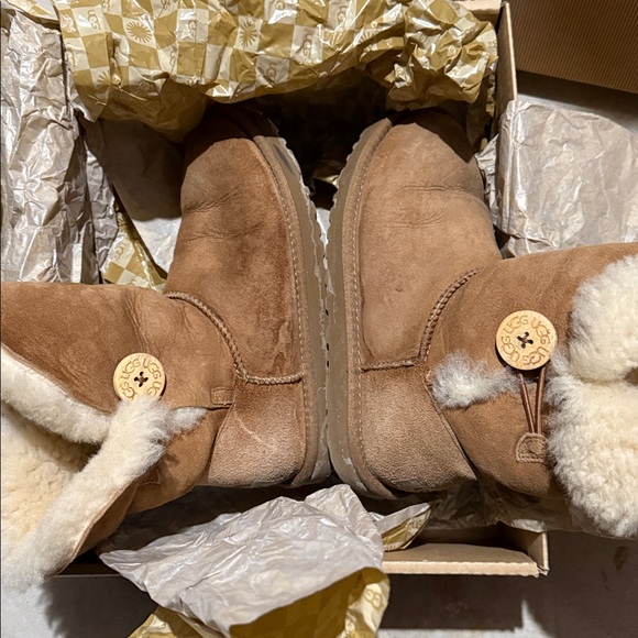 Ugg boots - Picture 7 of 8